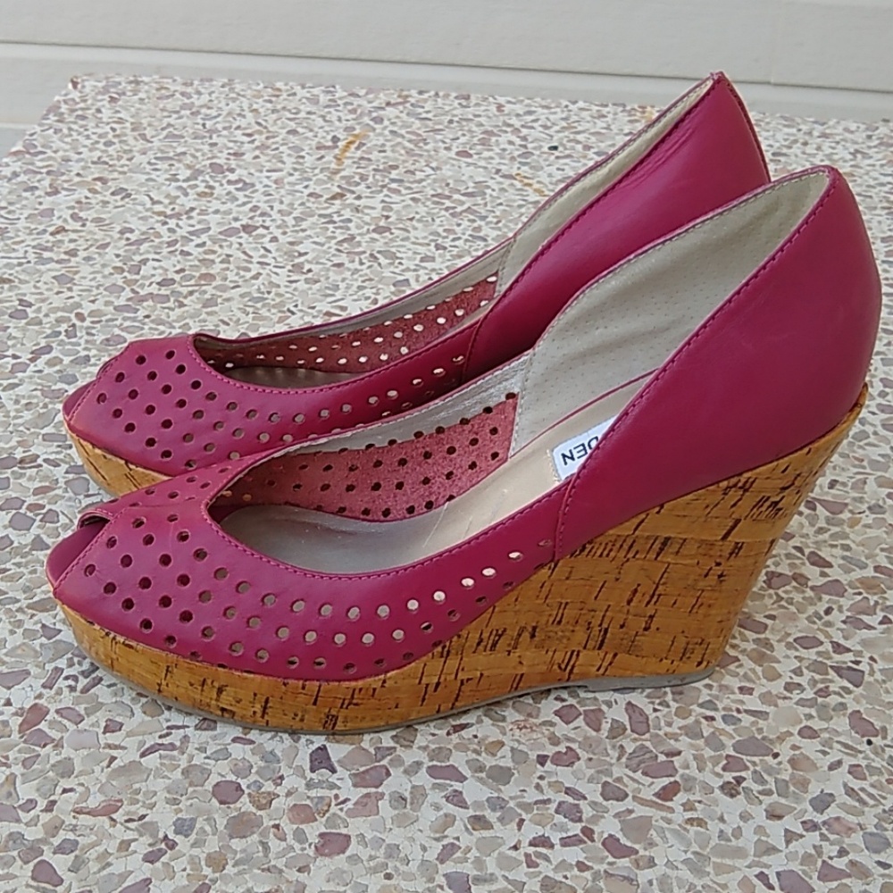 Steve Madden Leather Wedge heels